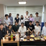 2023年8月10日
SunさんのDefenseの後にお疲れ様会(NadaさんとSunさん主催)を開きました。
もう少しでDr. NadaとDr. Sunの誕生です!
3年間お疲れ様でした!